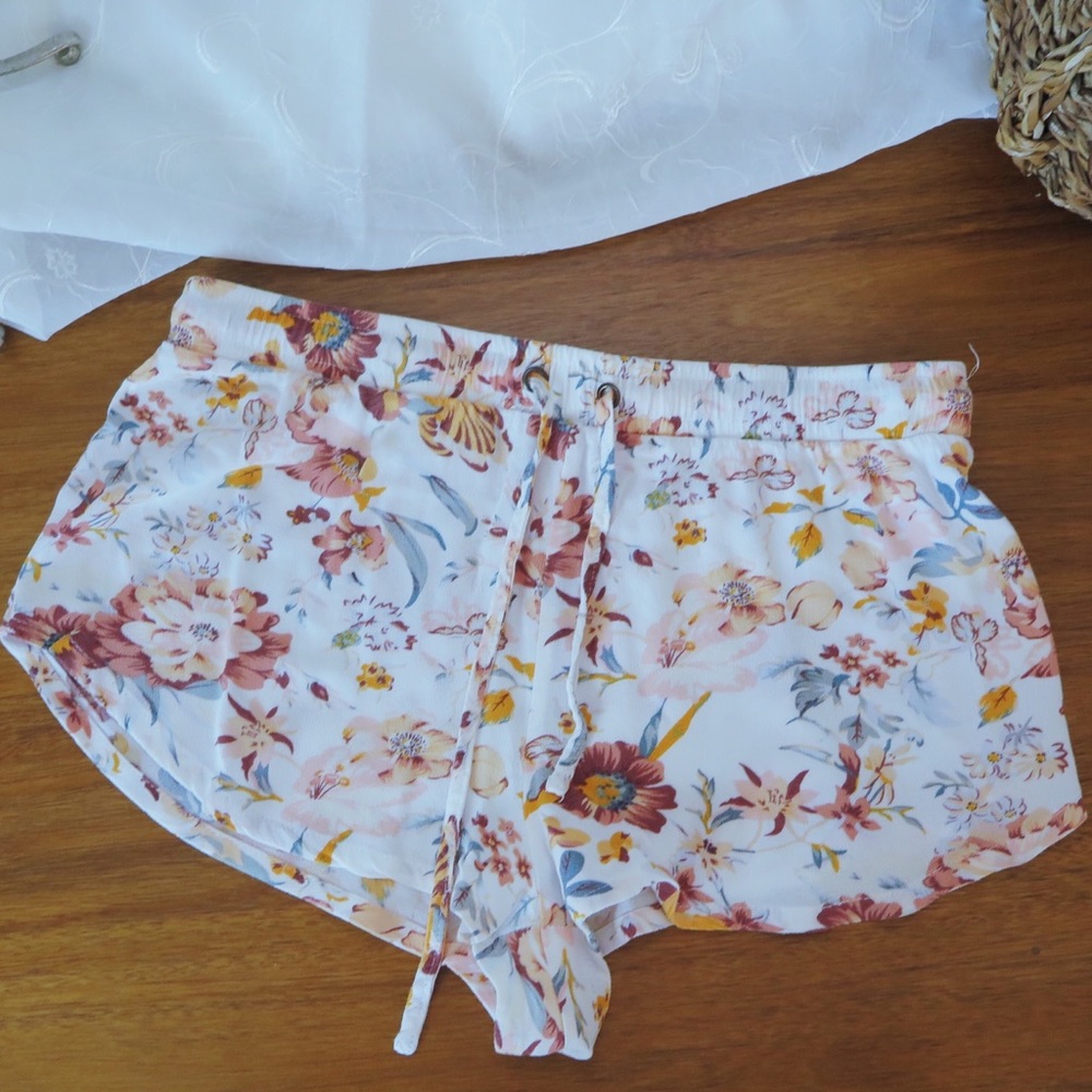 Kendall & Kylie Floral Shorts